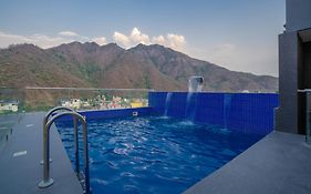 Perfectstayz Premium Laxmi Heritage With Rooftop Pool & Cafe